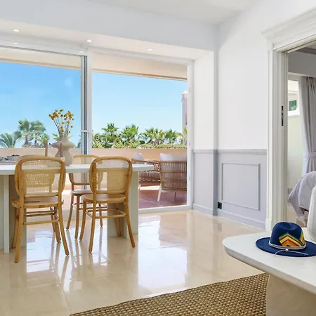 Apartment Stunning Renovated 2-bedroom In Golden Mile *